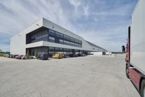Nieuwbouw Dutch Fresh Port R&M 1100 ton + leggen kanaalplaatvloeren VanEeStaal.nl